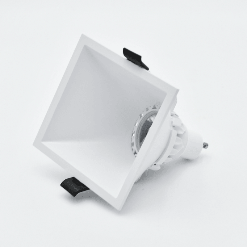 Aro Quadrado Downlight p/ Lâmpadas GU10 c/ Inclinação - iLed7.com