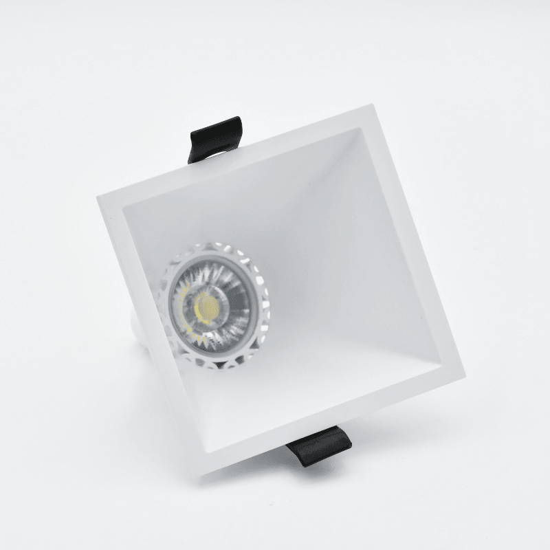 Aro Quadrado Downlight p/ Lâmpadas GU10 c/ Inclinação - iLed7.com