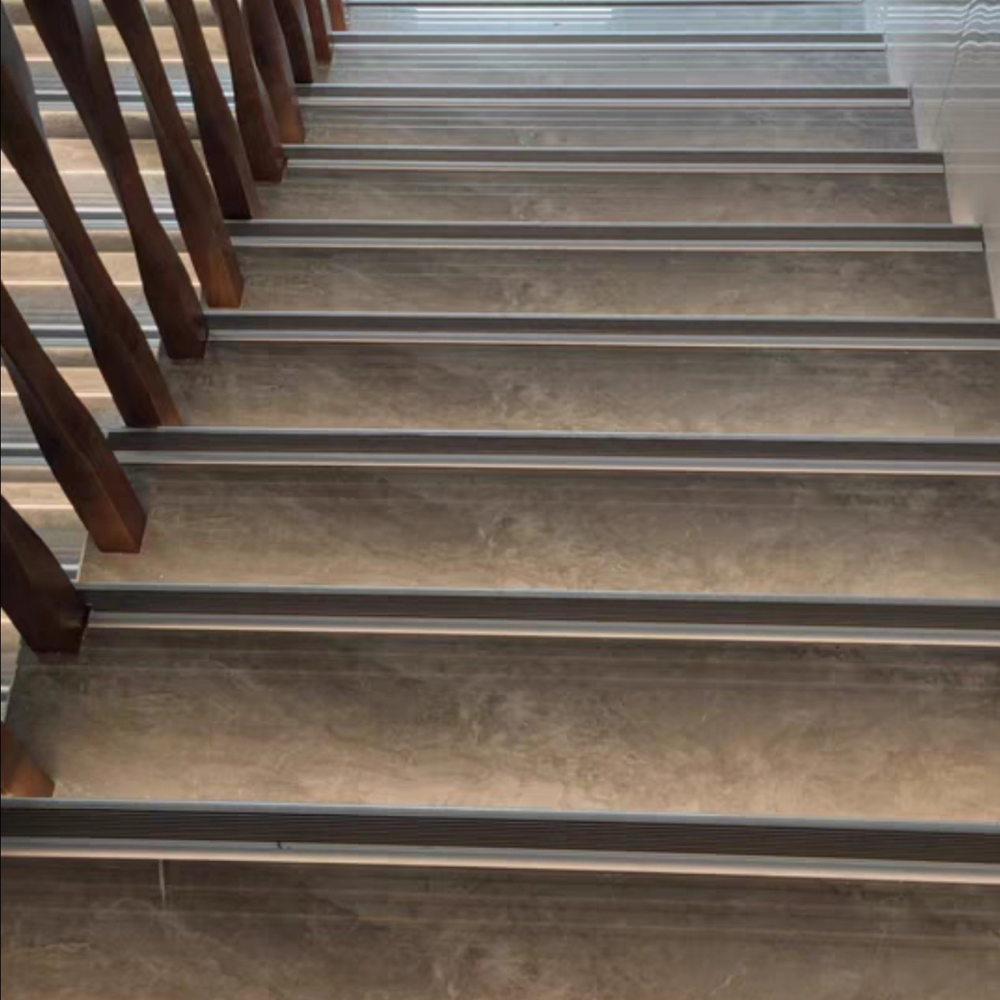 Perfil de Alumínio Inclinação c/ Tampa 6428 2Metros p/ Fita LED - iLed7.com