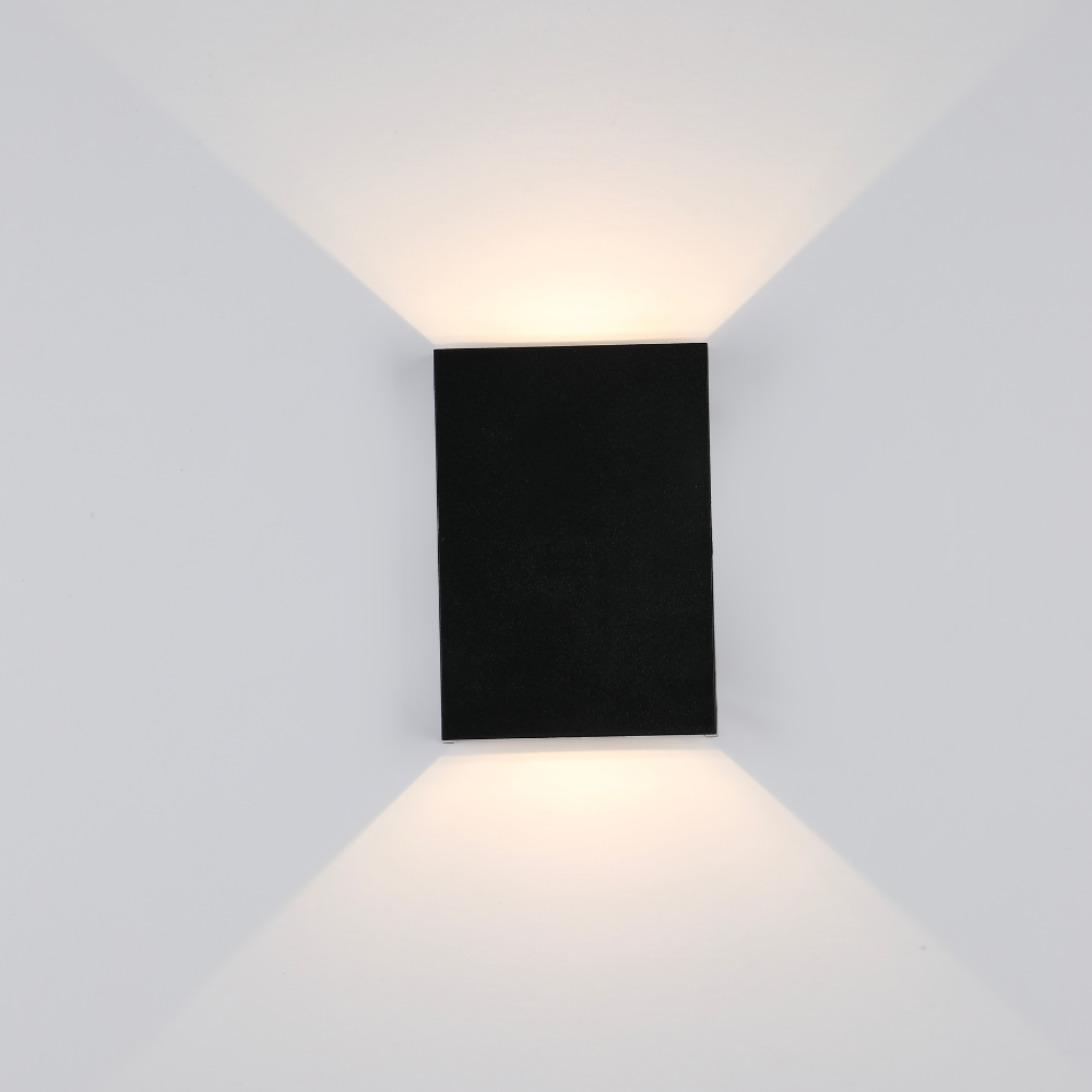 Aplique de Parede LED Retangular 4W 400LM 3000K Preto PVC IP65 LED7