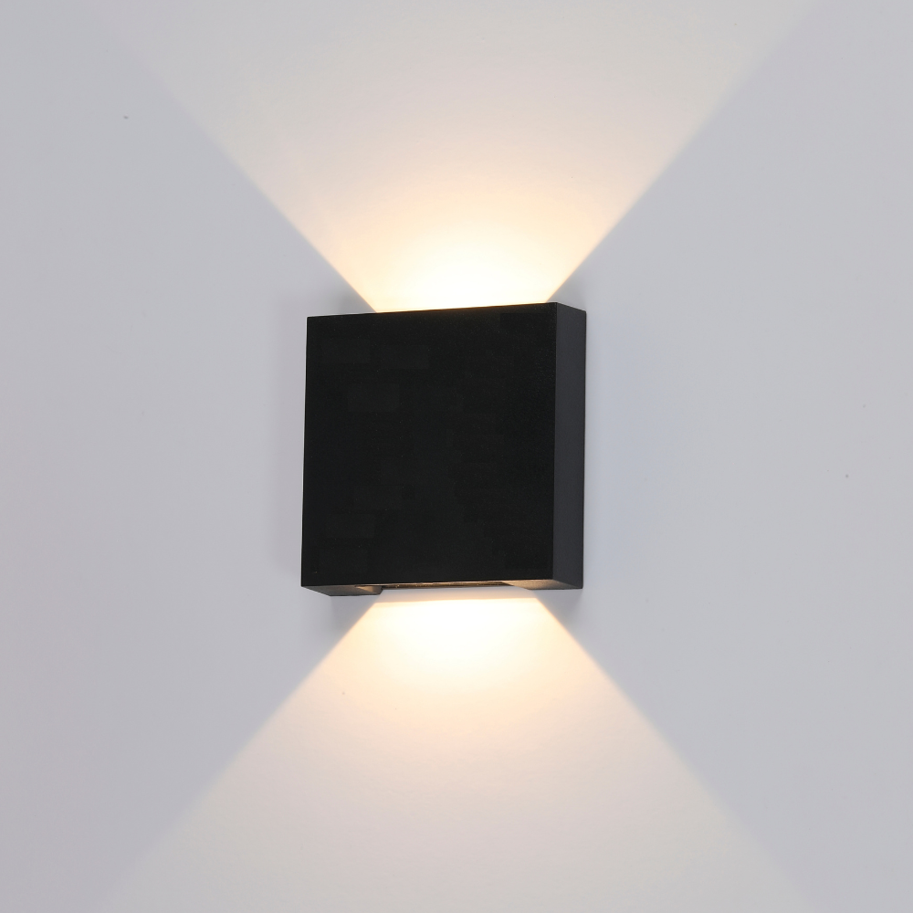 Aplique de Parede LED Quadrado 4W 400LM 3000K Preto PVC IP65 LED7