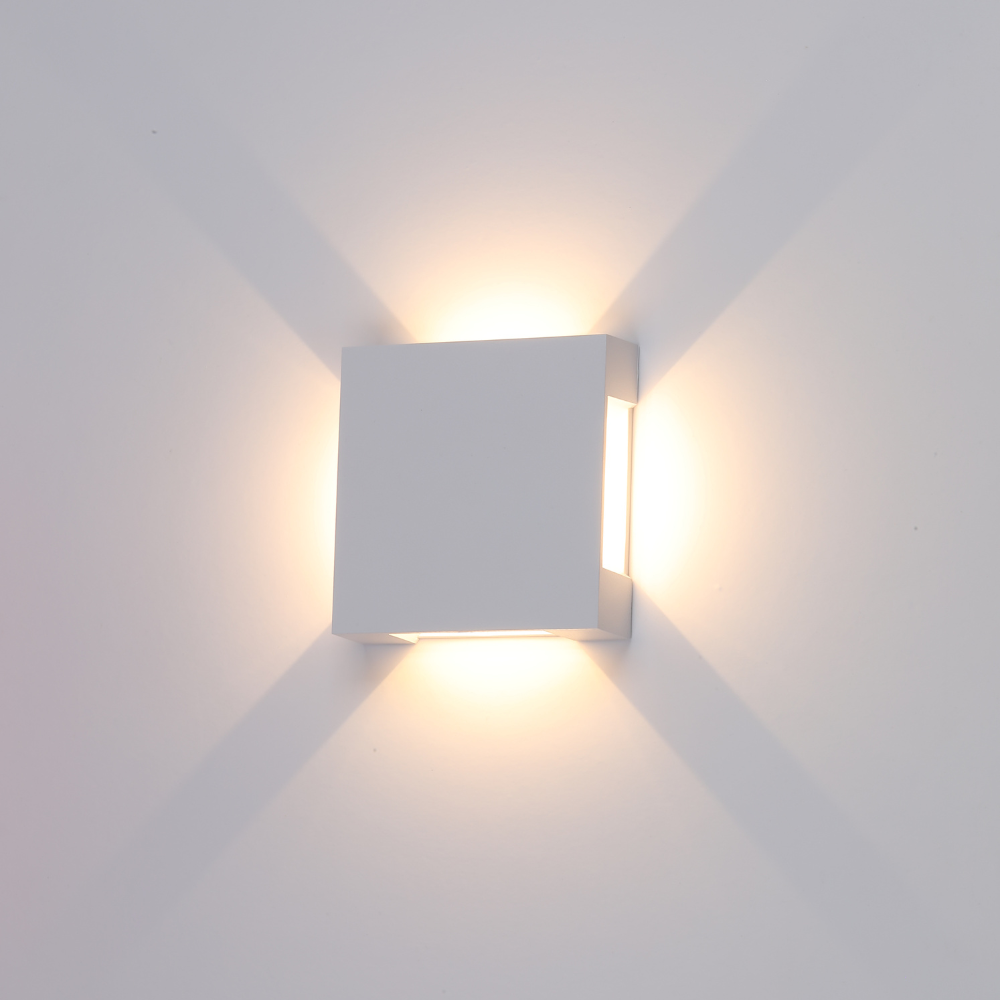 Aplique de Parede LED Quadrado 4W 400LM 3000K Branco PVC IP65 LED7