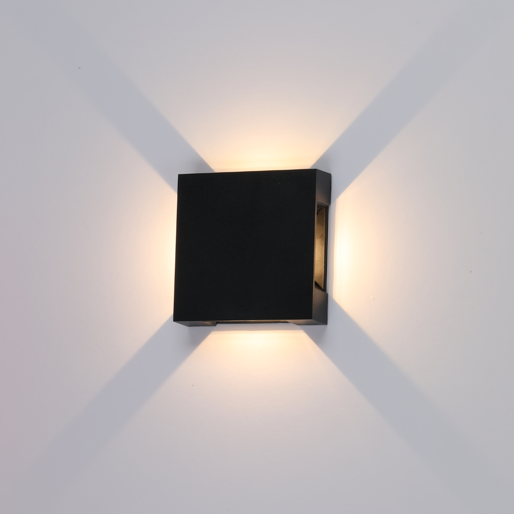 Aplique de Parede LED Quadrado 4W 400LM 3000K Preto PVC IP65 LED7