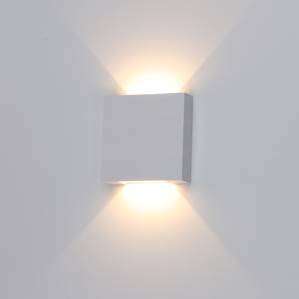 Aplique de Parede LED Quadrado 4W 400LM 3000K Branco PVC IP65 LED7