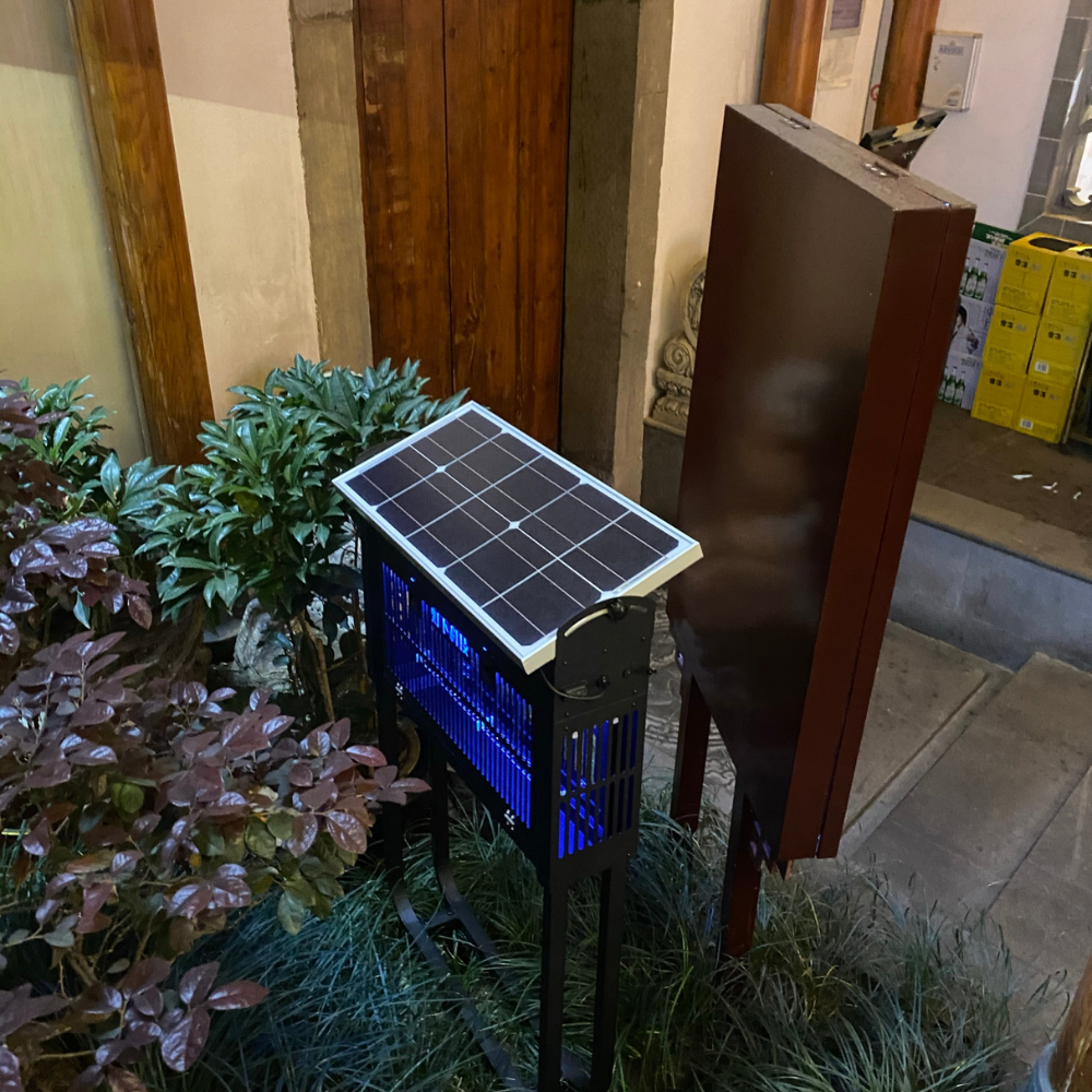 Máquina Solar De Matar Mosquitos 2*4W 27W USB/PAINEL SOLAR IPX4 LED7